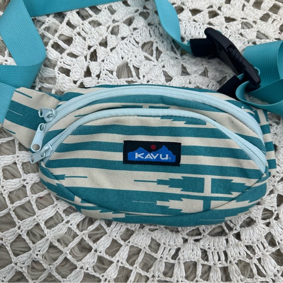 Kavu Canvas Spectator Belt Bag Blue Striped - Picture 2 of 8